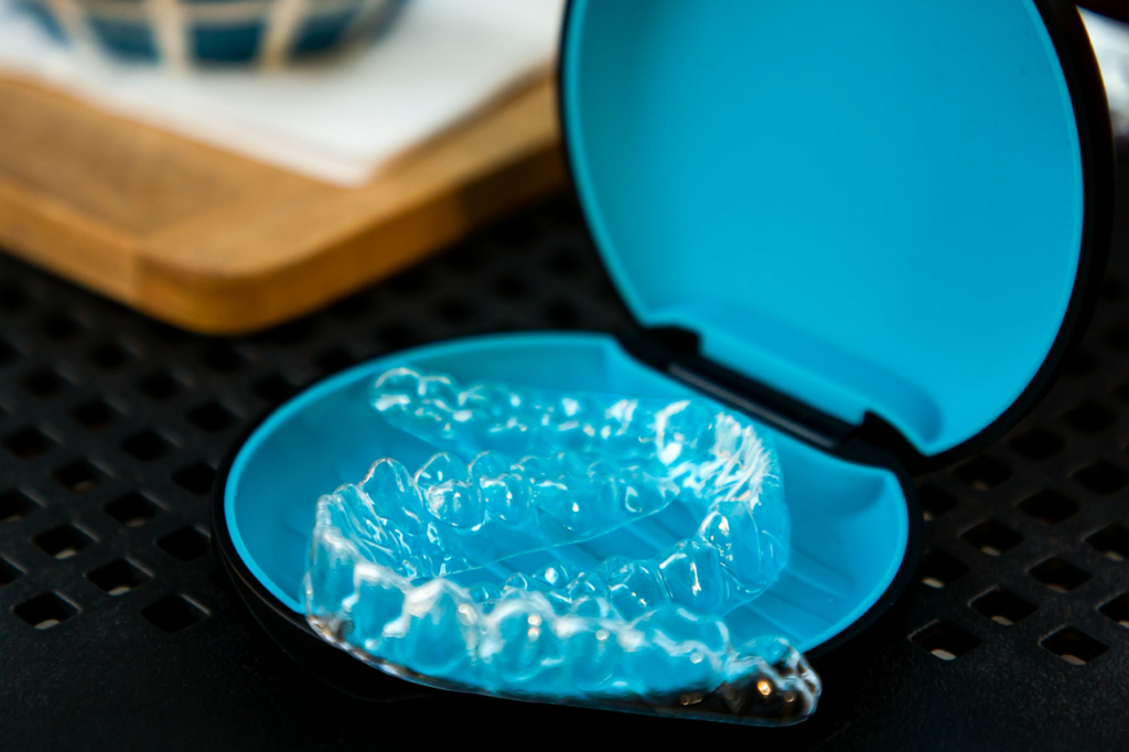 Alignery jsou moderní cestou k rovným zubům obrázek 2 Alignery jsou moderní cestou k rovným zubům obrázek 1